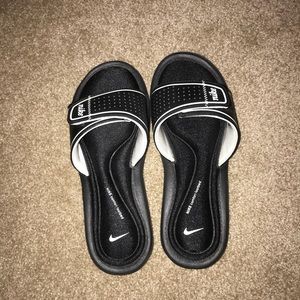 Nike slides